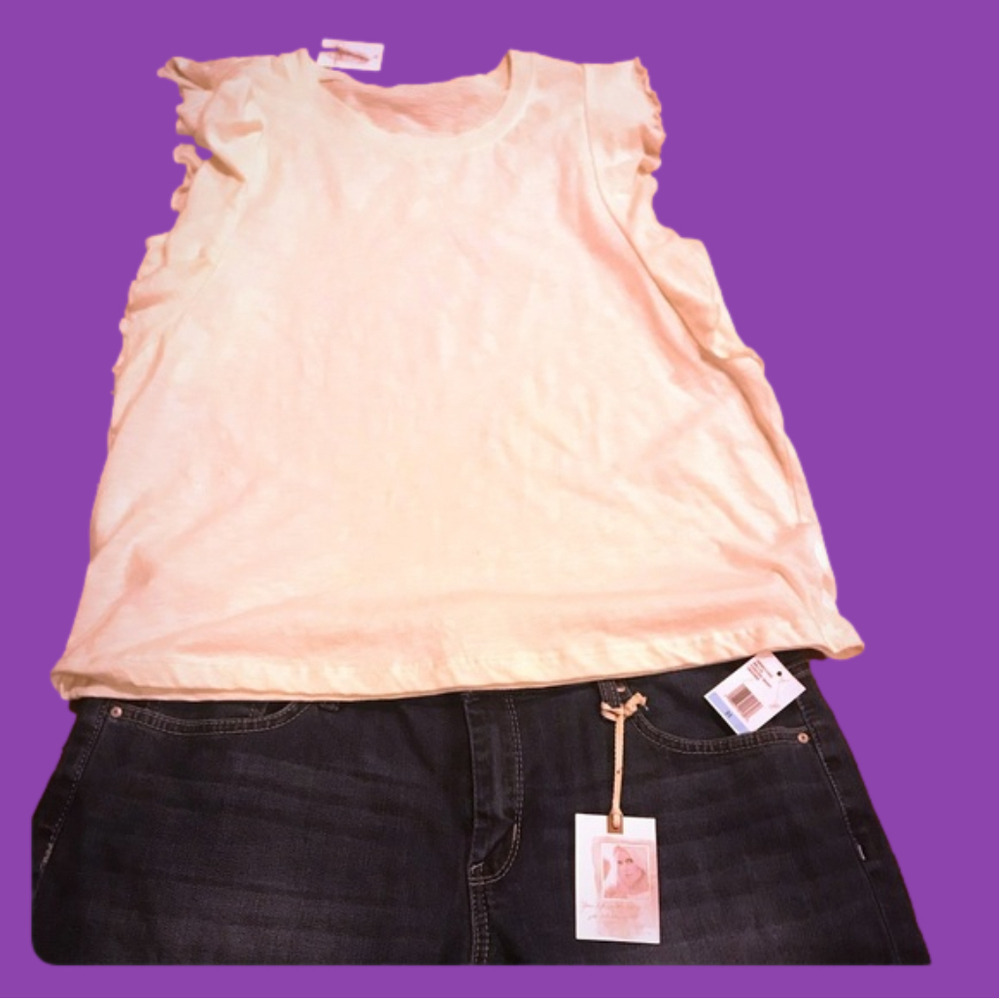 CUTE Jessica Simpson top and shorts